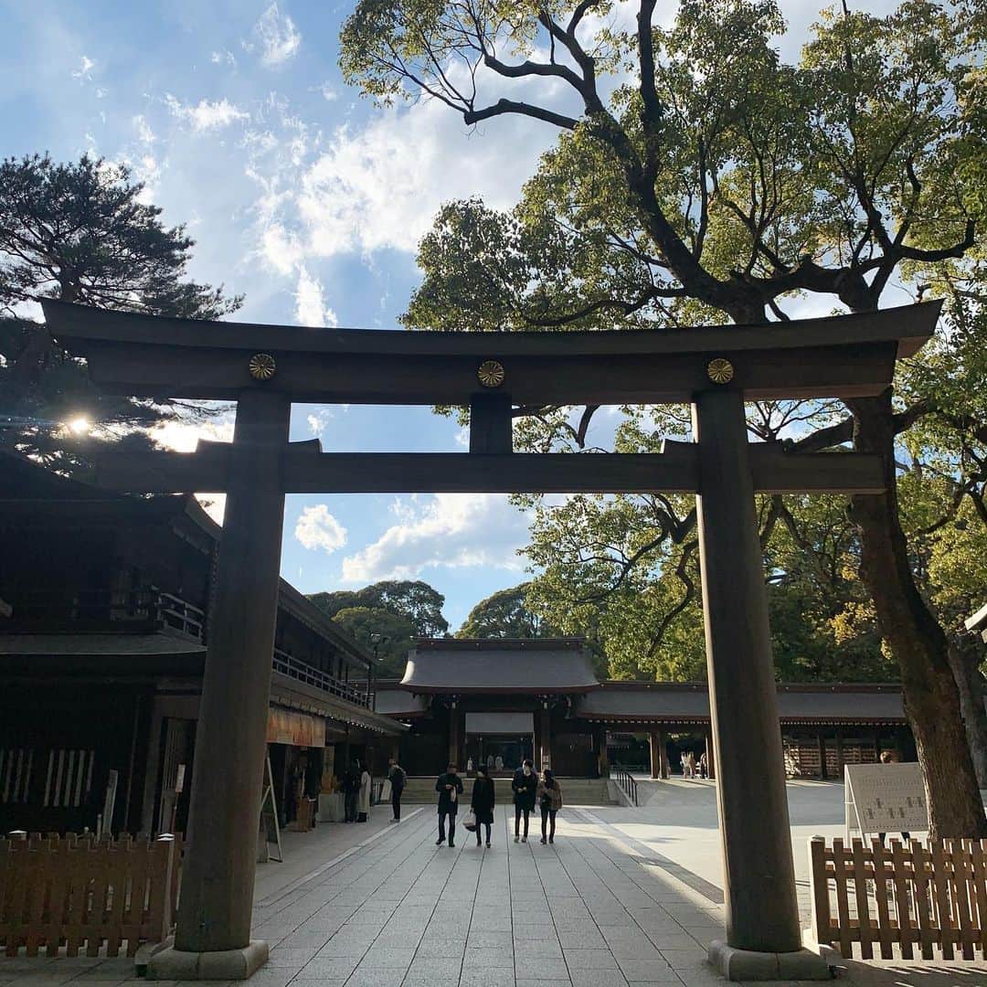 石川直宏さんのインスタグラム写真 - (石川直宏Instagram)「明治神宮にて必勝祈願👏 個人時には前厄なので厄祓いも🤝  雲がかかり、小雨が降った後に現れた青空。 空気が変わり、神々しい。  #明治神宮 #必勝祈願 #無事安泰 #祈願祈祷 #fctokyo #FC東京 #tokyo #fctokyoclubcommunicator  #FC東京クラブコミュニケーター #石川直宏」2月17日 21時29分 - sgss.18
