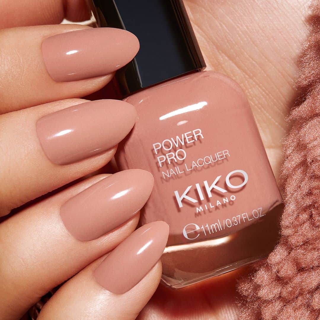 KIKO MILANOさんのインスタグラム写真 - (KIKO MILANOInstagram)「There’s nothing like a good neutral 🤩 Shop our new Power Pro Nail Lacquers and give your #naillooks a salon-quality finish that lasts for up to 7 days! 💅🏼 Its brand-new, modern bottle uses less plastic too! Shade 16」2月17日 21時30分 - kikomilano