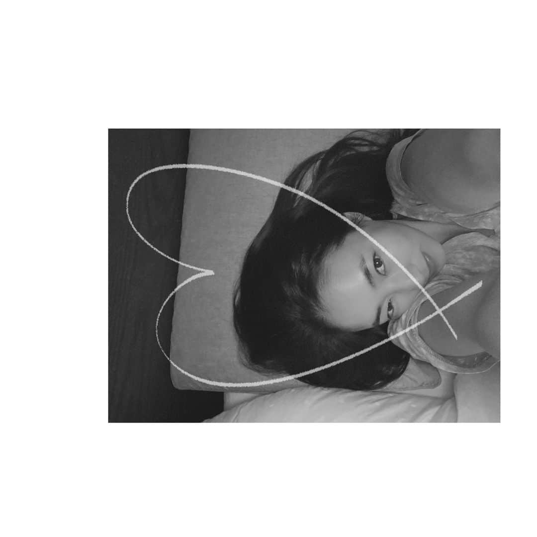のインスタグラム：「. 좋은마음. 그 마음이 이끄는데로 🤍 . . #진재영_화양연화  . .」