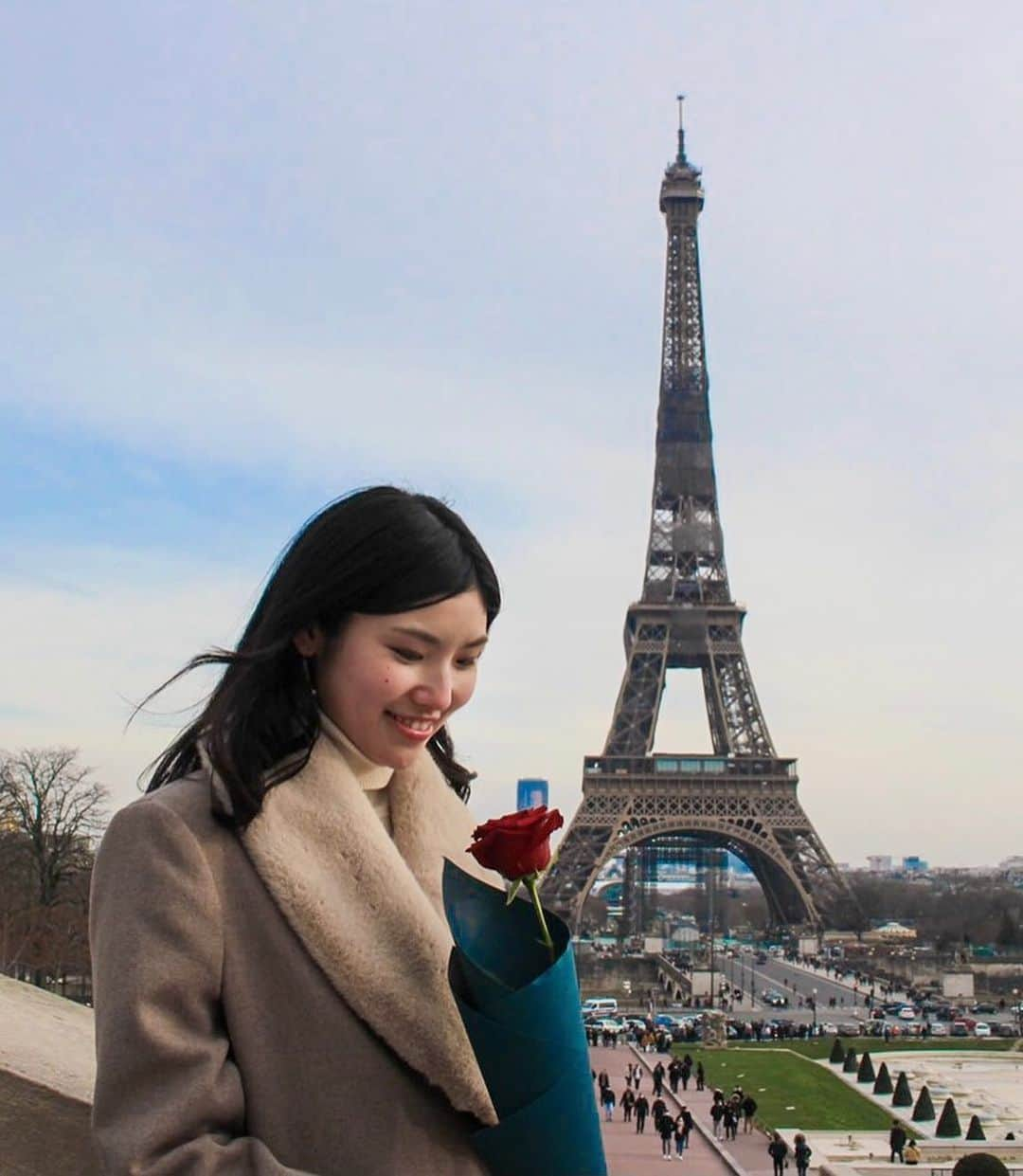 i_am_happpyのインスタグラム：「. . 2.14 Happy Valentine's Day🌹 In  Paris🇫🇷 . #paris#valentine#valentineday#towereiffel #shooting#バレンタイン#エッフェル塔」