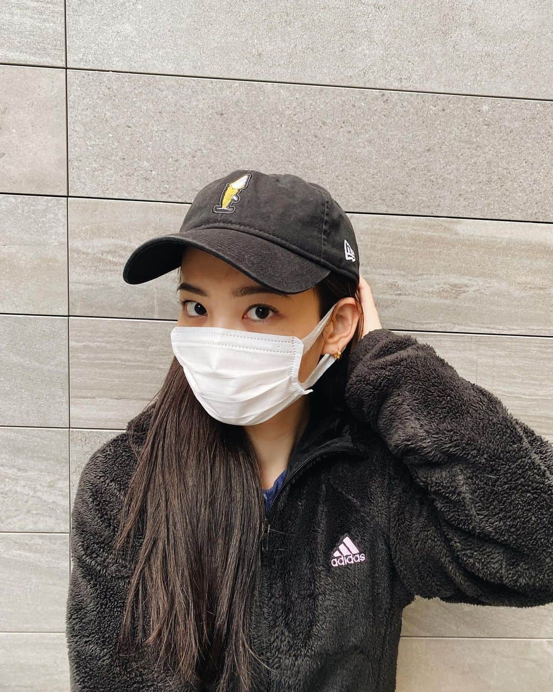 青山舞莉さんのインスタグラム写真 - (青山舞莉Instagram)「new brows new me (?)  最近はまゆげが命✨  @une_fleur_nanami さんありがとうございました😊いつも好きな形にしてもらってる🤍マスクと帽子生活で眉毛が良い感じだとメイクサボれる笑 #ミーの毎日」2月17日 21時53分 - milez728