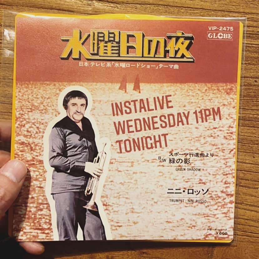 山田稔明さんのインスタグラム写真 - (山田稔明Instagram)「本日水曜日、23時から「水曜日のインスタライブ」です。日付変わる2月18日から新しいグッズの通販受付を始めますが、そのことなんかにも触れます。 #山田稔明 #水曜日のインスタライブ」2月17日 21時53分 - toshiakiyamada