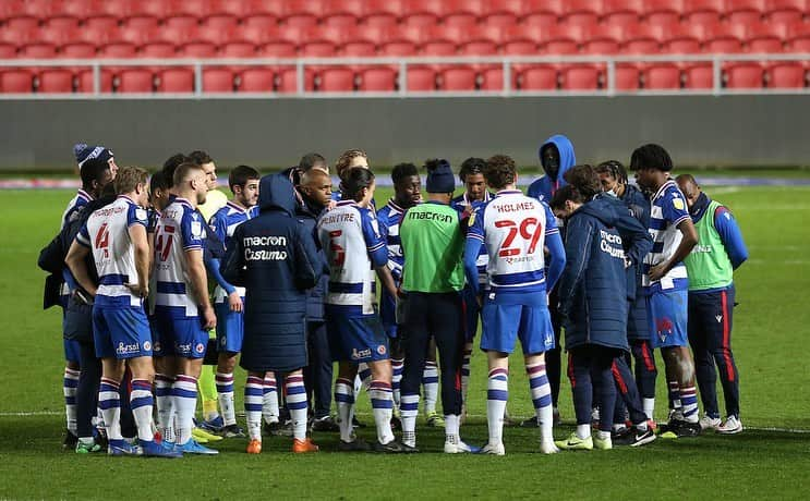 リアム・ムーアさんのインスタグラム写真 - (リアム・ムーアInstagram)「This TEAM 👏🏽   So good to be back involved, the hard work continues 🏃🏾‍♂️🔋  @readingfc」2月17日 21時46分 - liammoore93