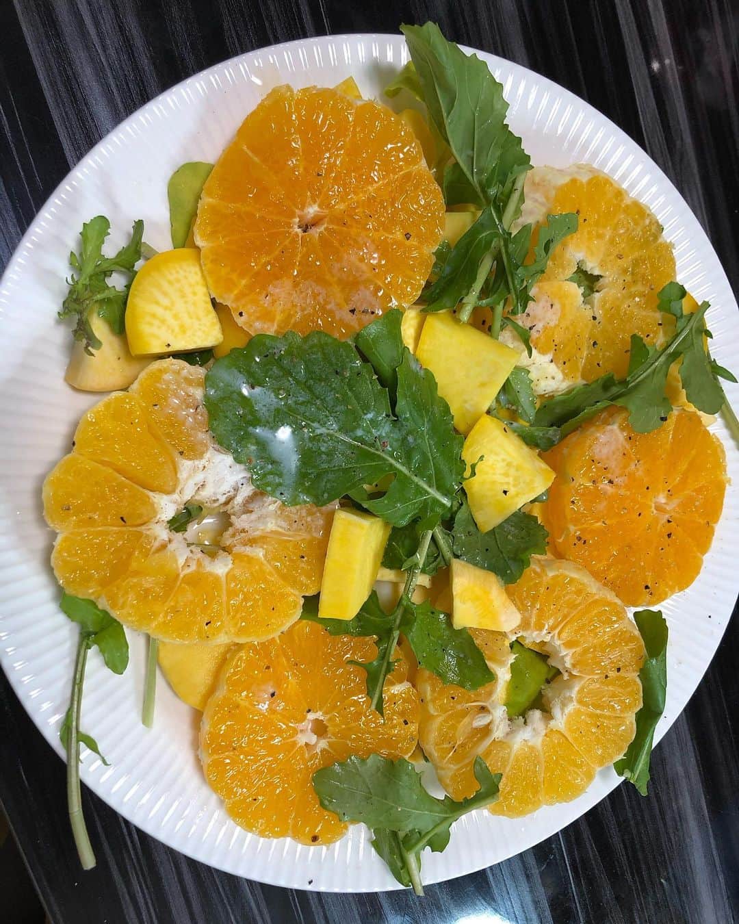 世手子さんのインスタグラム写真 - (世手子Instagram)「Diet with delicious vegetables and fruits🥬🍊✨ Homemade yogurt on orange salad(*´ω`*) Yellow turnip is sweet and delicious（≧∇≦） @seikabiyori #青果日和 で #ドライブスルー八百屋 (*^ω^*) #こだわり野菜 で初めてオレンジサラダ作りました(〃ω〃) #生産者 の説明が入っているのでわかりやすい(*´꒳`*) いよかんと不知火で #美食 #青果BOX には #旬の野菜 や #旬の果物 がたっぷりで #オススメ (^-^)v 黄色カブはじめて食べた(*☻-☻*) ルッコラも美味しかった(^-^)v #ロイヤルユキ #ケフィアヨーグルト をかけて楽しみました（＾Ｏ＾☆♪ ヘルシーでダイエットにもぴったり(*´-`) パワーチャージ٩( 'ω' )و さ！本日23時からuplive無料配信ライブします╰(*´︶`*)╯♡ みてね♪( ´▽｀) #乳酸菌 #美容好き #便秘解消 #ヨーグルト好き #ヨーグルトダイエット #腸活 #菌活 #手作りヨーグルト #美活 #monipla #royalyuki_fan #アラスカシーフードアンバサダー募集」2月17日 21時51分 - rojide