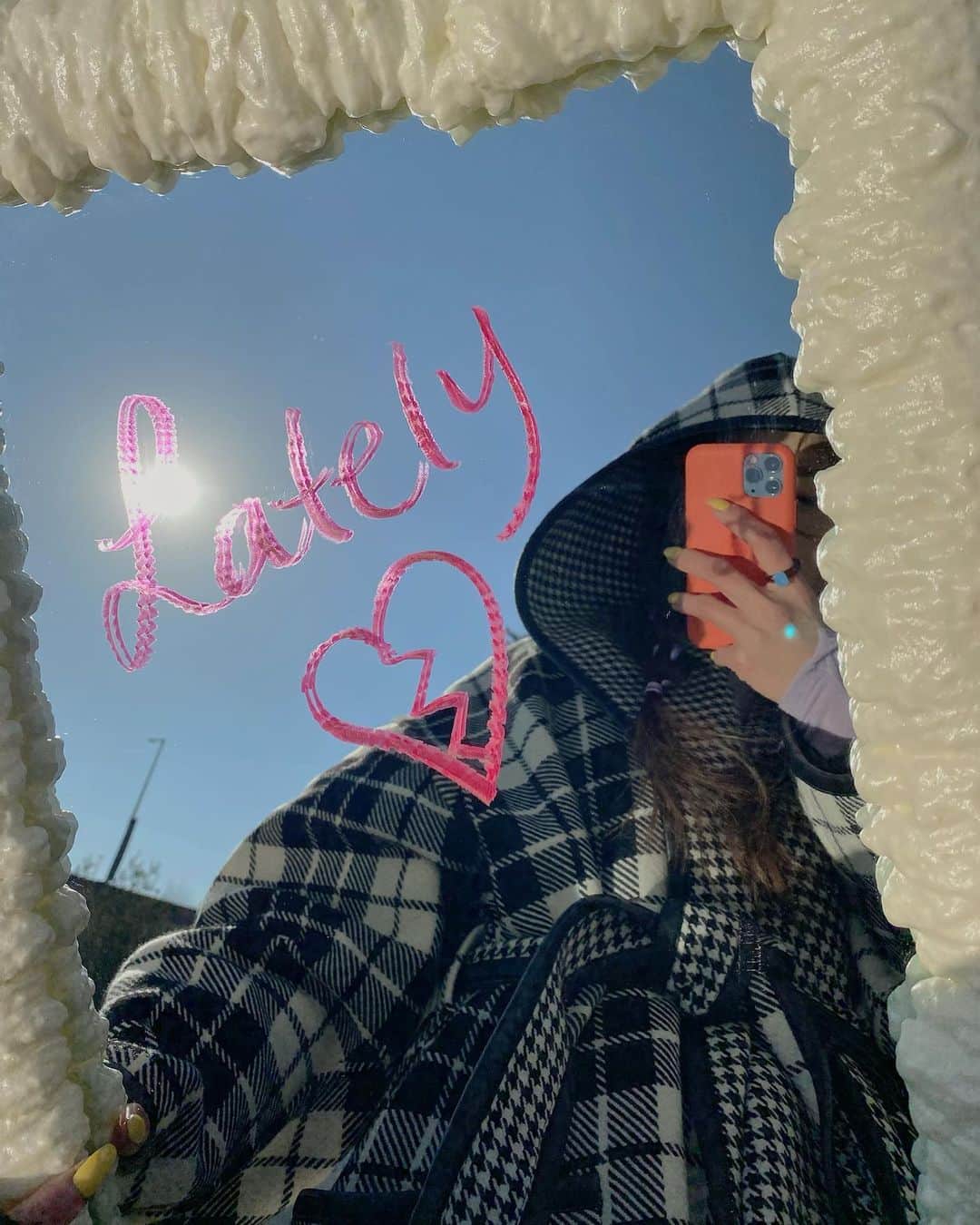 COCO さんのインスタグラム写真 - (COCO Instagram)「'21.02.21🌝 싱글 발매 D-4, 내일은 티져 공개! who is ready for the teaser of 'Lately' tomorrow?!  #싱글앨범 #coco_lately」2月17日 21時54分 - rilaccoco