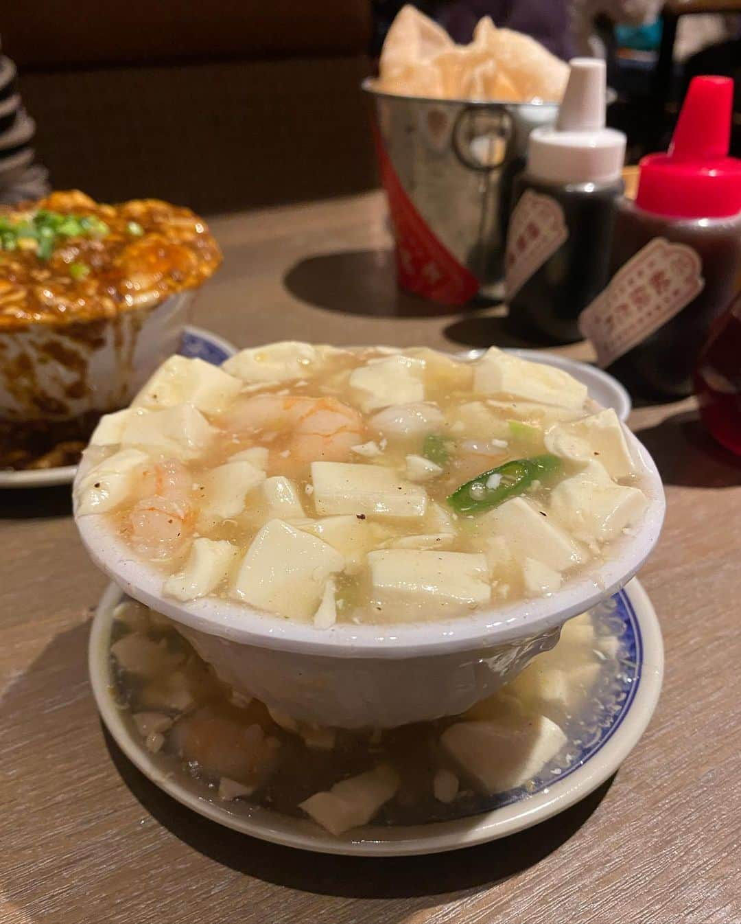 KEIさんのインスタグラム写真 - (KEIInstagram)「大好きな餃子を食べにいってきた🥟 かわいい台北料理屋さんでした♡  #台北餃子次次 #台北餃子チィチィ #新宿グルメ #餃子 #台北料理」2月17日 21時56分 - kei_oktwins