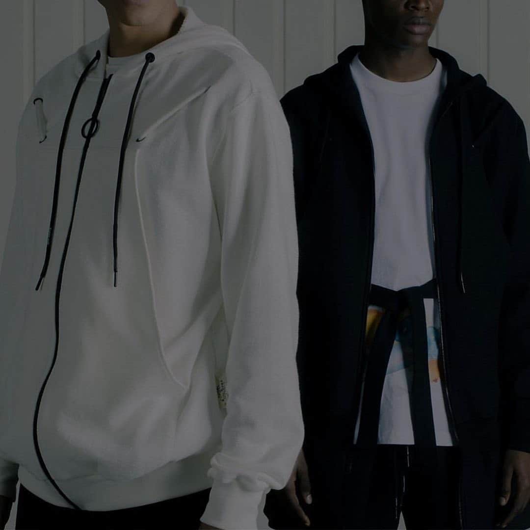 HYPEBEASTさんのインスタグラム写真 - (HYPEBEASTInstagram)「@hypebeaststyle: @virgilabloh has revealed a collaboration between @off____white and designer @and_re_walker. Featuring two t-shirts and sweatshirts, a suspender bag, and a pair of track pants, the all-seasonal collection has a minimalistic flair, maintaining a predominantly classic black and white colorway, while elongated fabric panels, built-in belts and circular zipper tabs add dimensionality to the range. All of the pieces are available now at select Off-White™ stores and online.⁠⠀ Photo: @alygunawan」2月17日 21時56分 - hypebeast