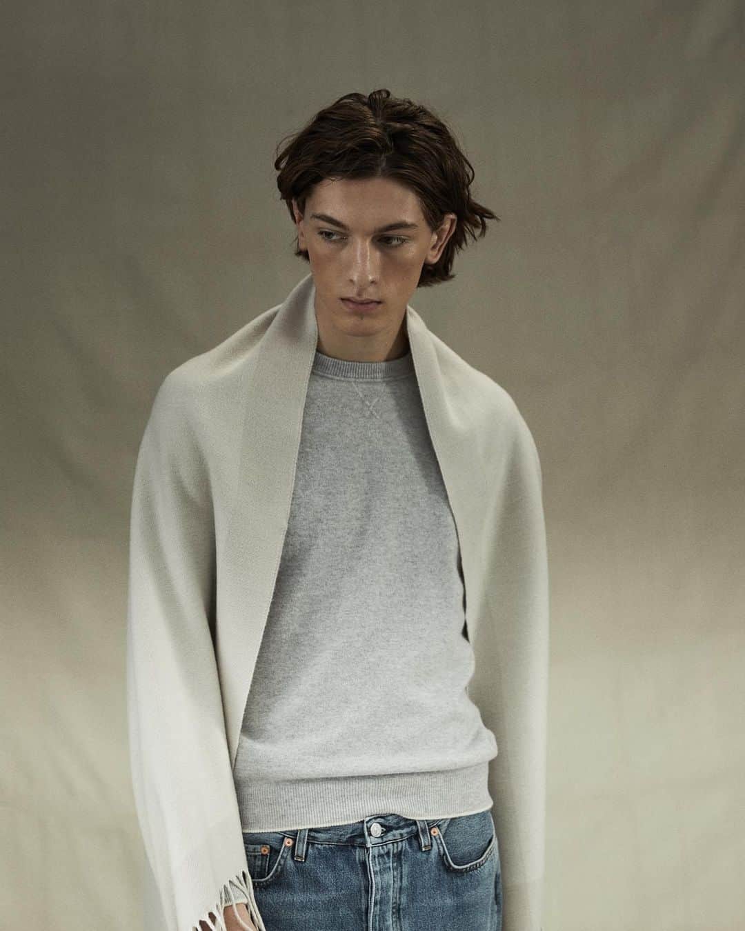 ウォントのインスタグラム：「Wrapped in warmth.  #wantlesessentiels #worldofwant」