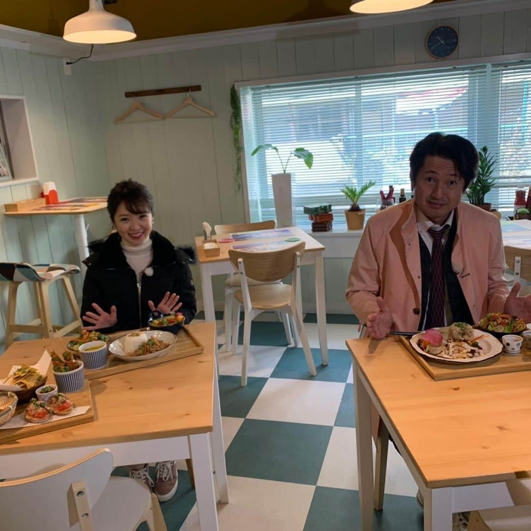 テレビ西日本「ももち浜ストア」さんのインスタグラム写真 - (テレビ西日本「ももち浜ストア」Instagram)「中継では #桃田刑事郎が #CoCoNuts福岡 を潜入捜査！ 先月早良区西新にオープンした本格タイ料理店💘  タイ人のシェフが作るタイ料理は絶品です😊 おつまみメニューも充実してますよ！  #カオマンガイ #グリーンカレー  #五十嵐悠香 #福岡グルメ #タイ料理 #西新」2月17日 22時11分 - momochihamastore8