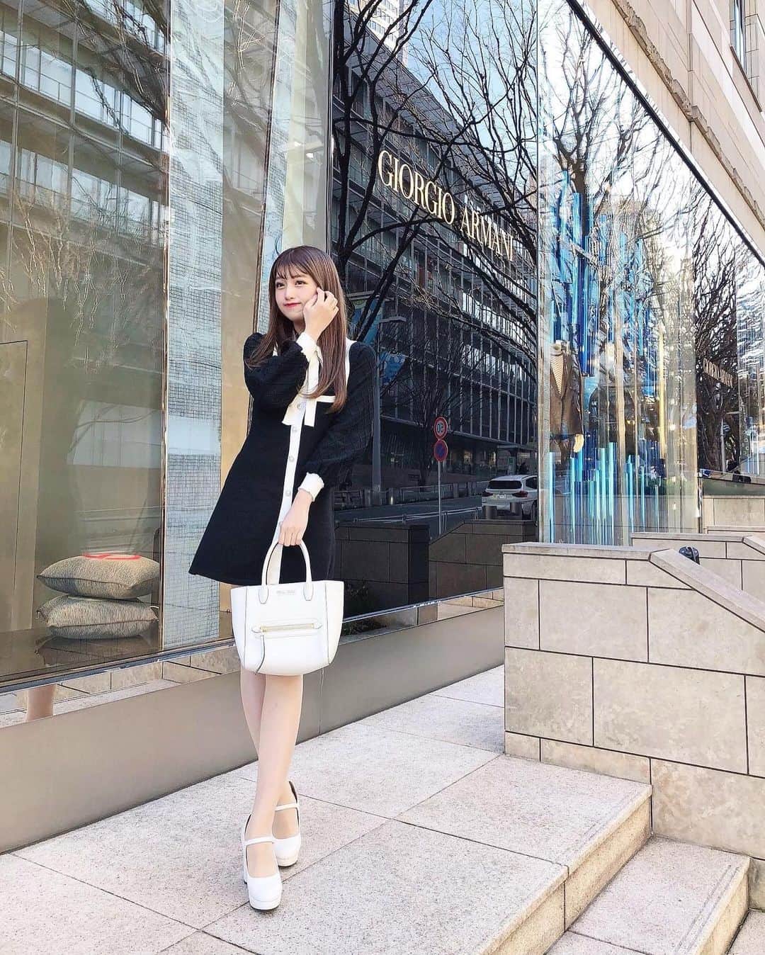 宇佐神星（きらり）さんのインスタグラム写真 - (宇佐神星（きらり）Instagram)「過去picだから髪がまだ明るい、👱🏻‍♀️  K-POPの衣装でありそうなワンピース🦢❤︎  Dress : @chuuya__official  Bag : @miumiu   ダンスのリクエストはいつでも待ってるよ〜🧁」2月17日 22時31分 - kirari_usami