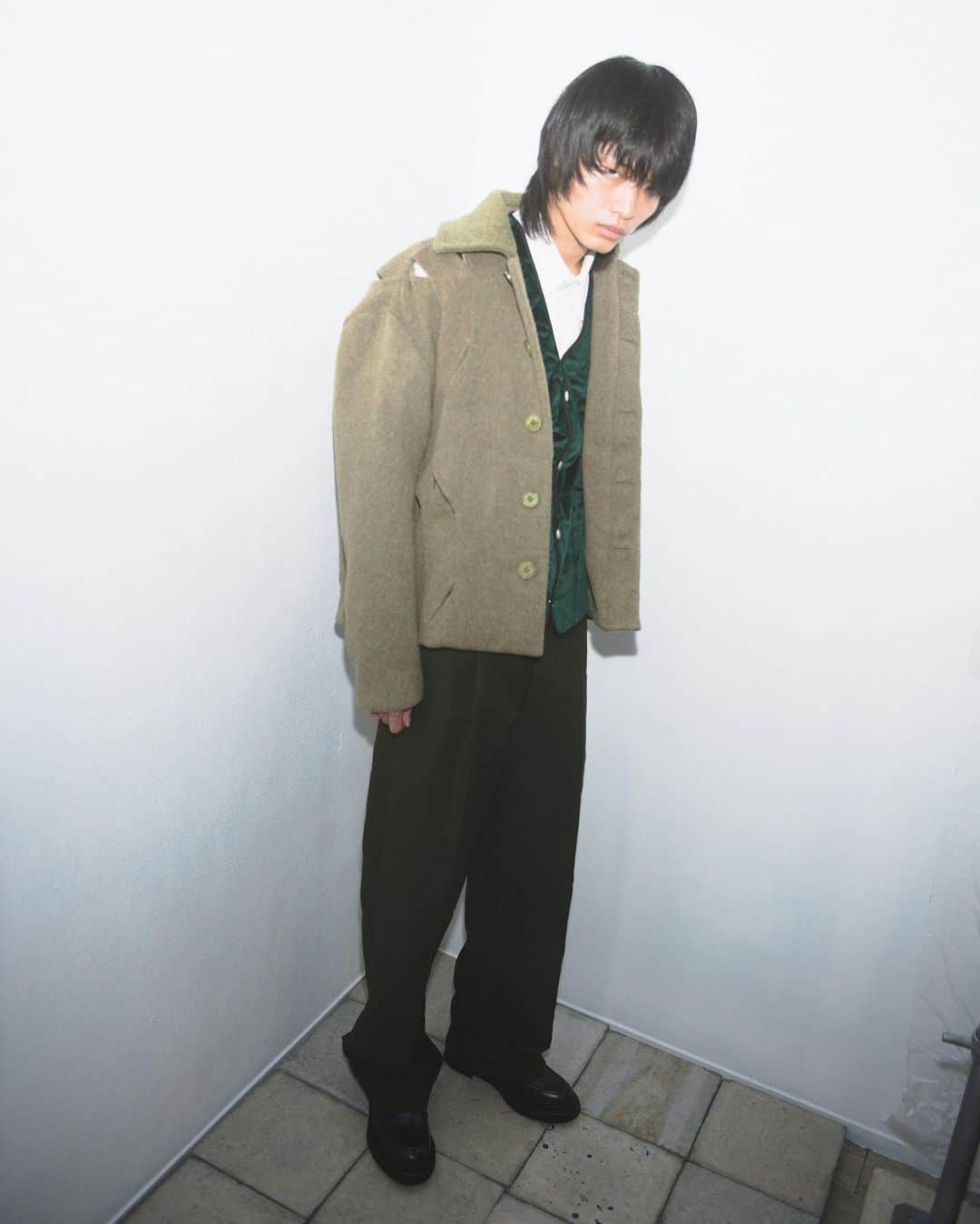 今西龍君さんのインスタグラム写真 - (今西龍君Instagram)「for @babys.all.right  . ph/ @purveyor.r  st/ @utautauta_utauta_uta  . #styling #uniforme #ernestwbaker #fengchenwang」2月17日 22時32分 - che.ryu