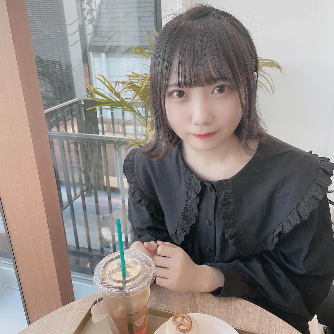 のインスタグラム：「りんごちゃんꪔ̤̱ꪔ̤̱ꪔ̤̱  . . . . . . . . . . . . . . . #トゥンカロン #りんごヘア #ボブアレンジ #黒髪ボブ #ワンピース」