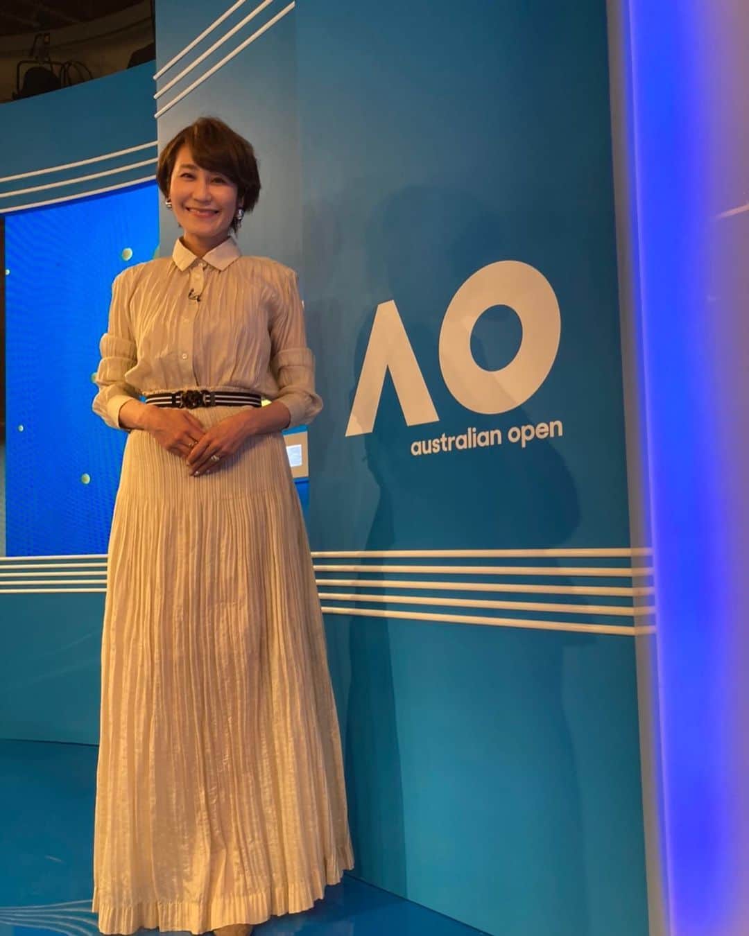 森上亜希子のインスタグラム：「本日23時45分よりNHK総合でチチパス対ナダルの試合を放送致します。  私はスタジオからの出演です。  是非、ご覧下さい！  そして、本日の衣装です。 Styling by @mari_takarada   #nhk #解説 #衣装 #malo #テニス #tennis」