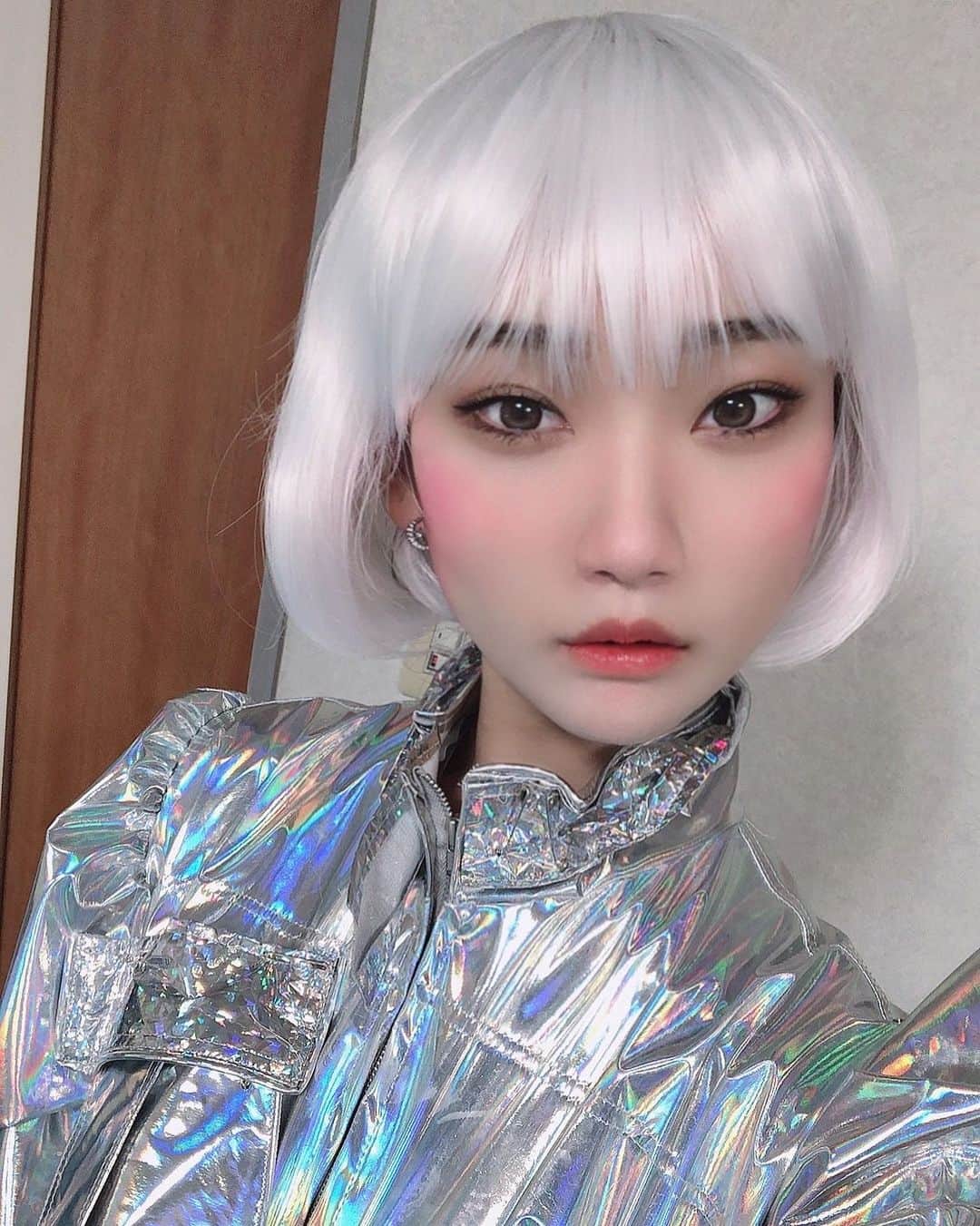 伊吹捺未さんのインスタグラム写真 - (伊吹捺未Instagram)「. ※コスプレではありません。笑 以前とあるお仕事の衣装でした✌︎ 珍しすぎて記念に撮ったセルカ📸 . .」2月17日 23時13分 - natsumi_ibuki