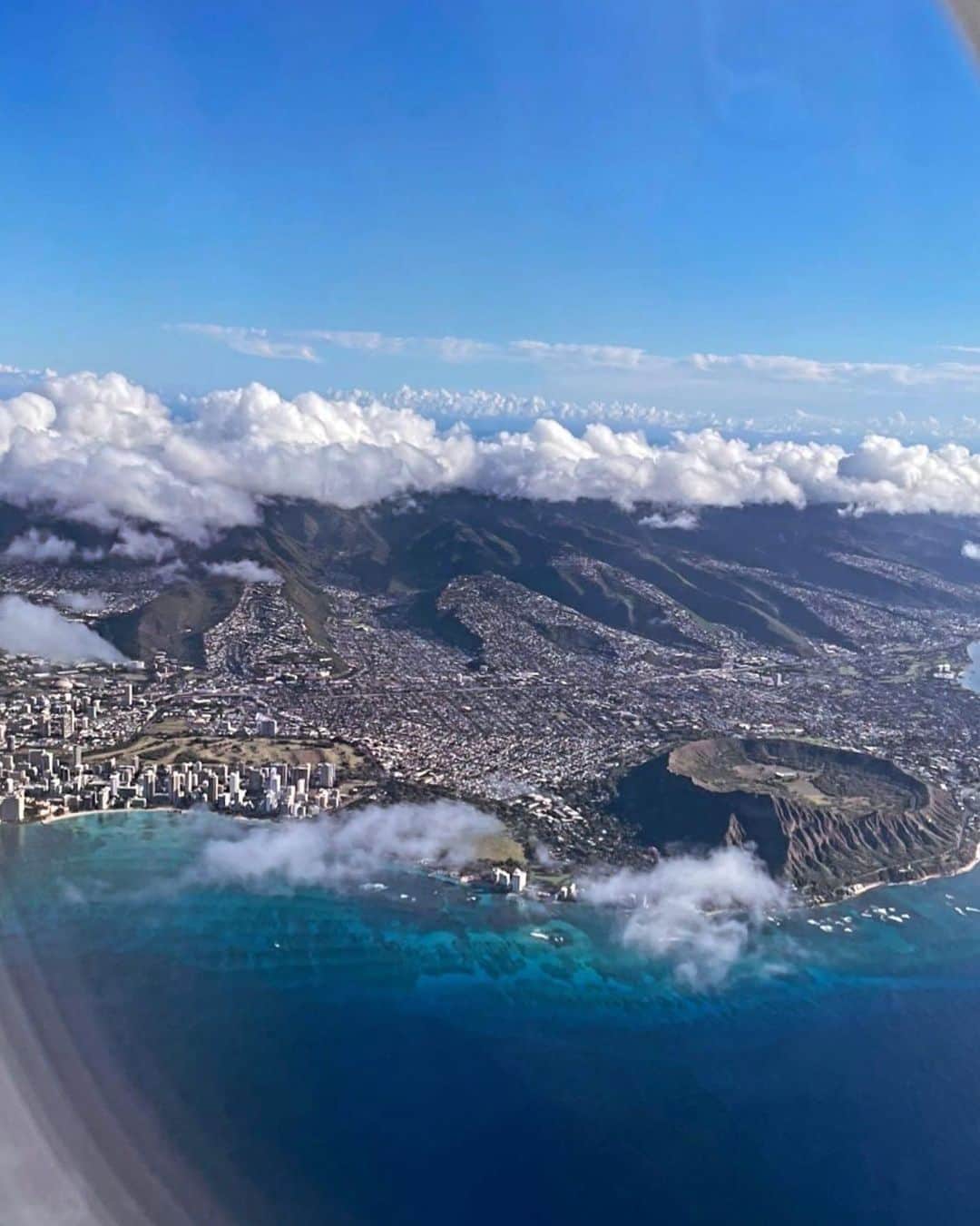 ハワイアン航空さんのインスタグラム写真 - (ハワイアン航空Instagram)「On an island in the sun. 🎵☀✈️  📷 @matt_aqui」2月18日 5時02分 - hawaiianairlines
