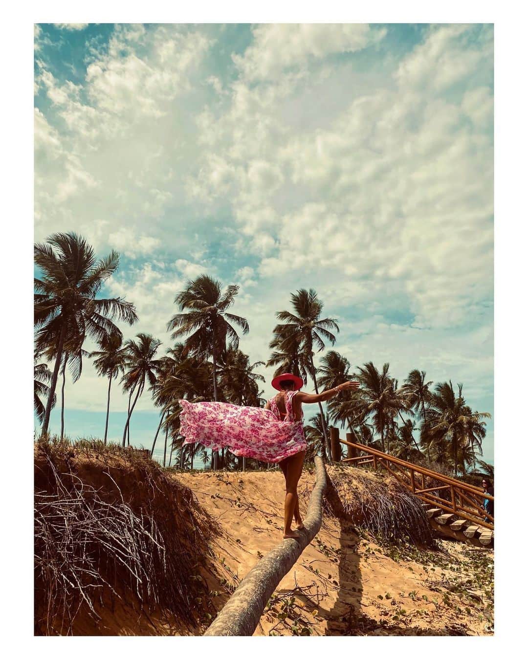 ジュリアナ・パエスのインスタグラム：「Ahhhhhhhhhh Bahia!!! Sua linda! 💖」