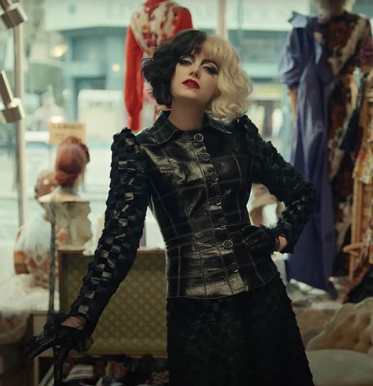 British Vogueさんのインスタグラム写真 - (British VogueInstagram)「The first trailer for @Disney’s #Cruella - starring #EmmaStone as the much-loathed villain from #101Dalmatians - is finally here, and it’s every bit as exciting as fans will have hoped. The origin story stars Stone as Estella, a “brilliant, bad and little bit mad” ’70s fashion designer, with a sartorial style that’s reminiscent of #VivienneWestwood in the days of her SEX boutique on London’s King’s Road. Click the link in bio for everything you need to know about the film, out in May, and to watch the trailer in full.」2月17日 23時47分 - britishvogue