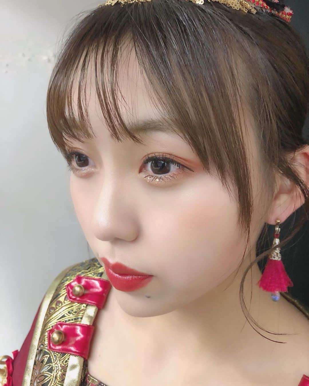 澤田桃佳のインスタグラム：「本日の楊貴妃メイク  . . . . . . #NARS #bidol #lancome #mac  #メイク　#シャドウ #リップ　#チーク　#マスカラ #まつげカール #まつげ美容液 #赤リップ　#makeup #makeup #idol #japan #japanesegirl」