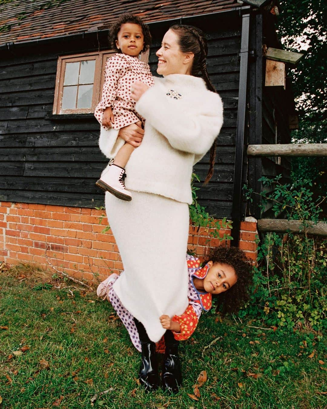 Christopher Kaneさんのインスタグラム写真 - (Christopher KaneInstagram)「The Bouclè Knit and Skirt from the NATUROTICA runway collection in @tatlermagazine January 2021 Issue  Stylist: @fredericalovellpank Photographer: @rosalineshahnavaz Model: #MaddisonMay  #ChristopherKane #AW20」2月17日 23時46分 - christopherkane