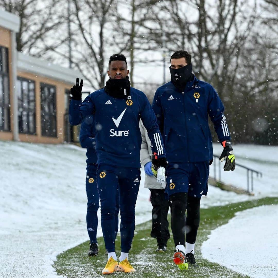 ネルソン・セメドさんのインスタグラム写真 - (ネルソン・セメドInstagram)「☃️☃️」2月17日 23時51分 - nelsonsemedo50