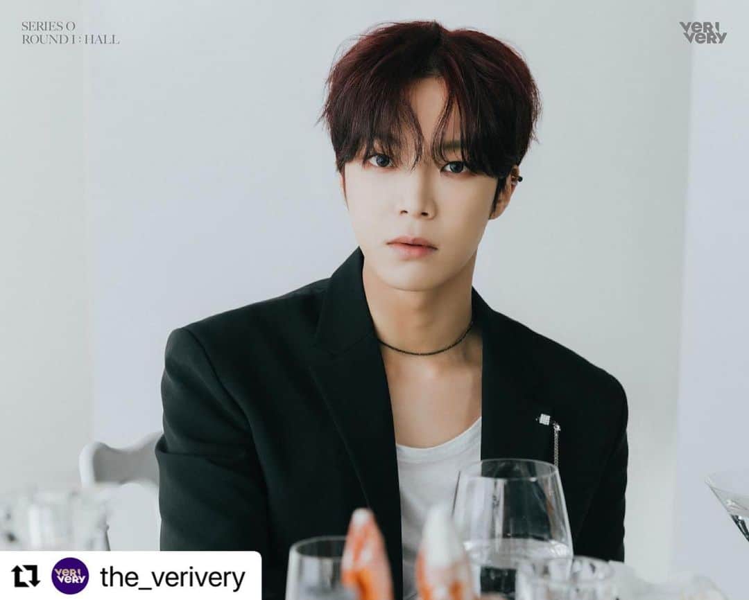 Jellyfish Entertainmentさんのインスタグラム写真 - (Jellyfish EntertainmentInstagram)「#Repost @the_verivery with @make_repost ・・・ VERIVERY 2nd SINGLE ALBUM  SERIES ‘O’ ROUND 1 : HALL  OFFICIAL PHOTO #동헌 #DONGHEON  2021. 03. 02 6PM (KST) Release  #VERIVERY #베리베리 #VRVR #SERIES_O #ROUND1HALL #20210302_6PM」2月18日 0時01分 - jellyfish_stagram