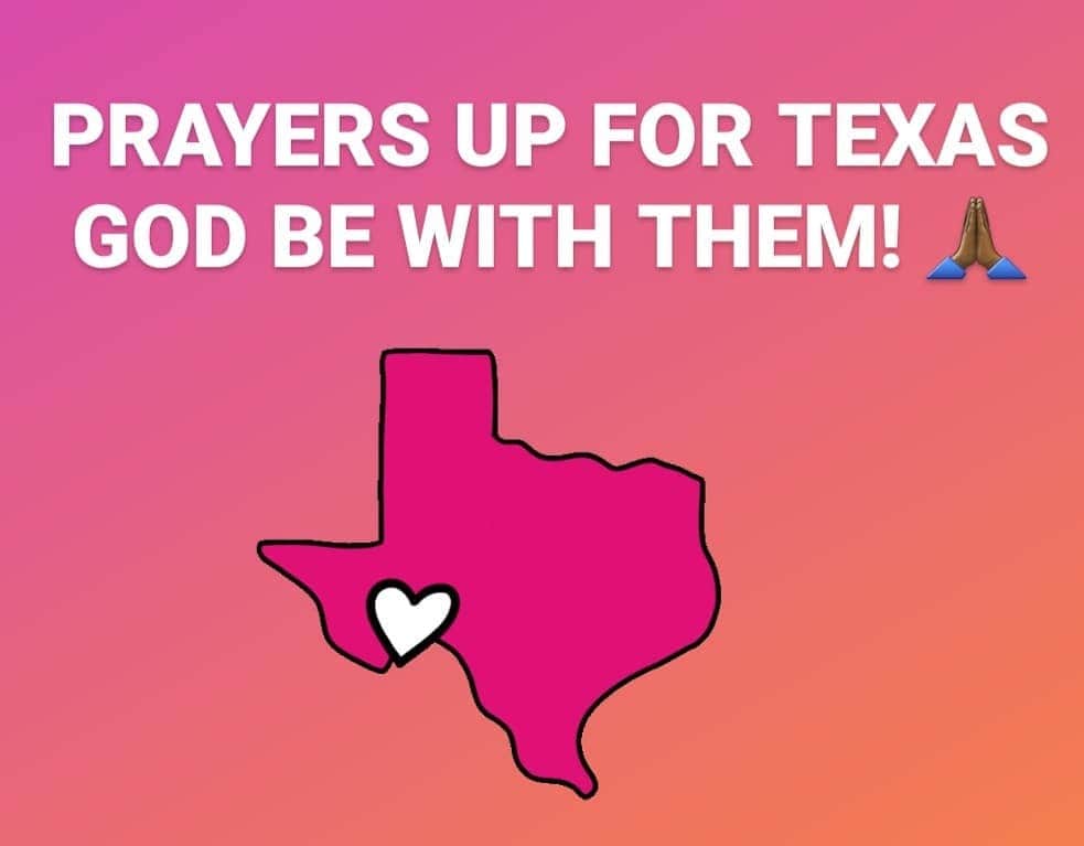 ヴィヴィカ・A・フォックスのインスタグラム：「GM Dawlings! Waking up to seeing that Texas family & friends & residents are still without power and suffering! Sending prayers their way to make it thru this! 🙏🏾🤗 Check on ya folks in Texas especially the elderly to make sure they are ok! #LifeIsGood #GodIsGood #PrayersUp #Texas 🙏🏾」