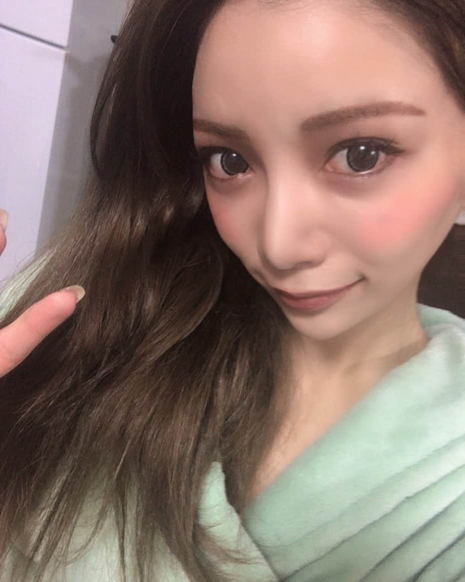 のインスタグラム：「もれ〜」