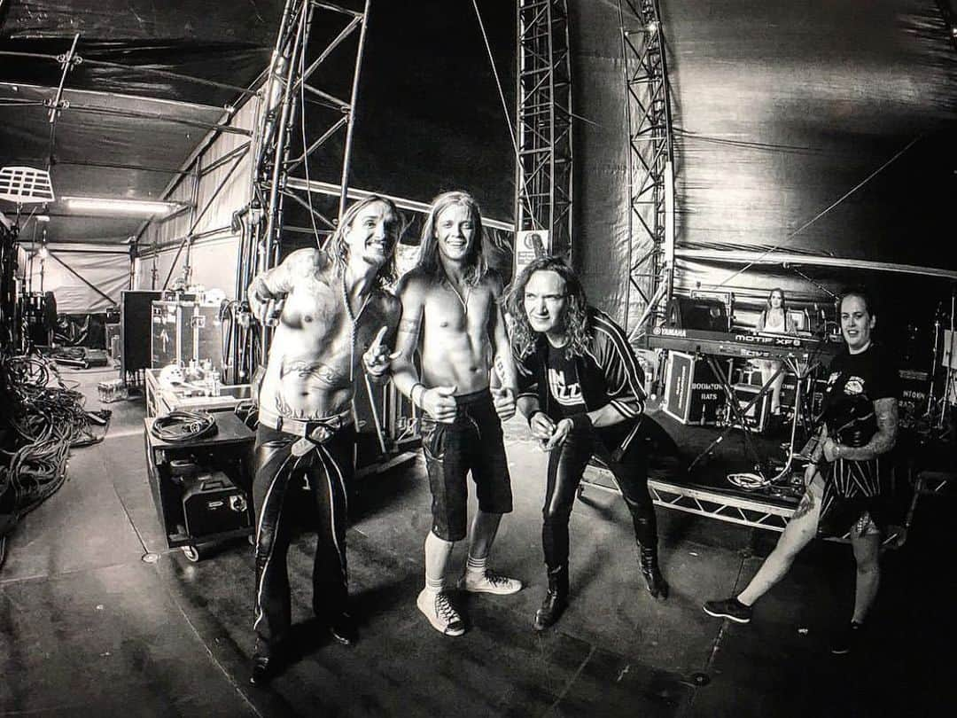 ルーファス・テイラーのインスタグラム：「📸 - @babyjesusfilms  #thedarkness #queen #marleypark #2018」