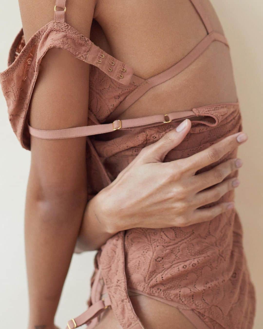 Araksのインスタグラム：「Layers of lace  #ColorByAraks #SlowFashion」