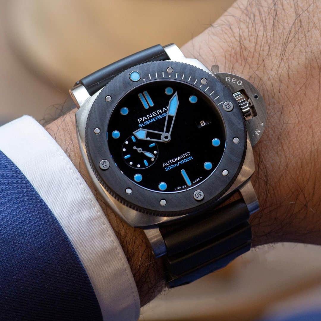 パネライのインスタグラム：「The perfect marriage of two amazing materials.  The #PAM799 takes a BMG case and levels up with a Carbotech Bezel.   Like it? #paneraicentral」