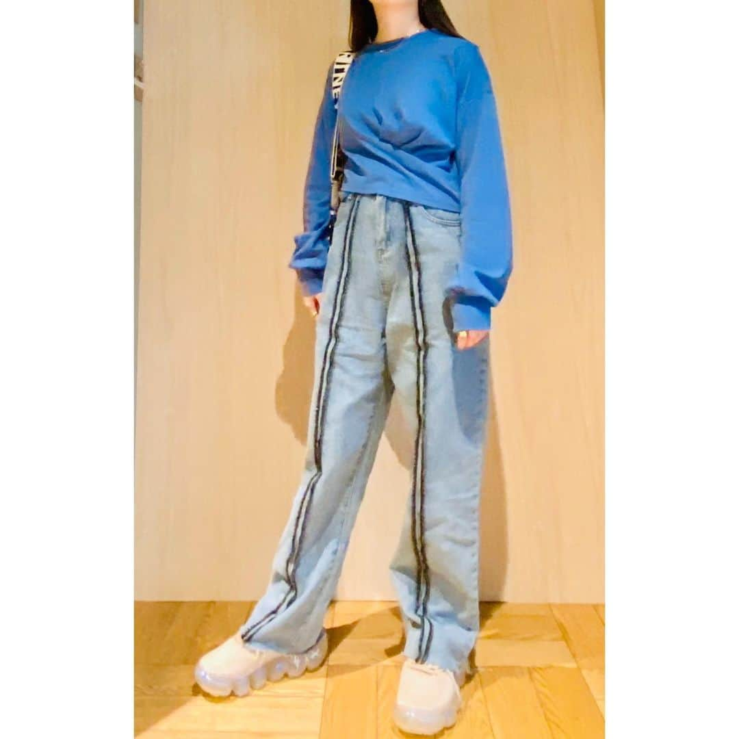 大崎菜々子さんのインスタグラム写真 - (大崎菜々子Instagram)「・ Tops👔ラップデザイントップス @dleepytown_official  袖もかわいいの😳  ジーンズも #DleepyTown #ootd   #横浜美少女図鑑 @bishoujozukan_official #ラジオパーソナリティー #我的最愛  #fashiongram #좋아요 #팔로우미 #오오티디  #패션  #패션스타그램 #셀스타그램 #ストリートコーデ #韓国ファッション #sneaker #grounds  #model #cosplayer #l4l #girl  #cute #かわいい#instagood #色白女子 #ブルベ夏 #媚びないガール #HKT48  #makeup #cosmetics #アパレル店員」2月18日 0時30分 - nanako_19970411