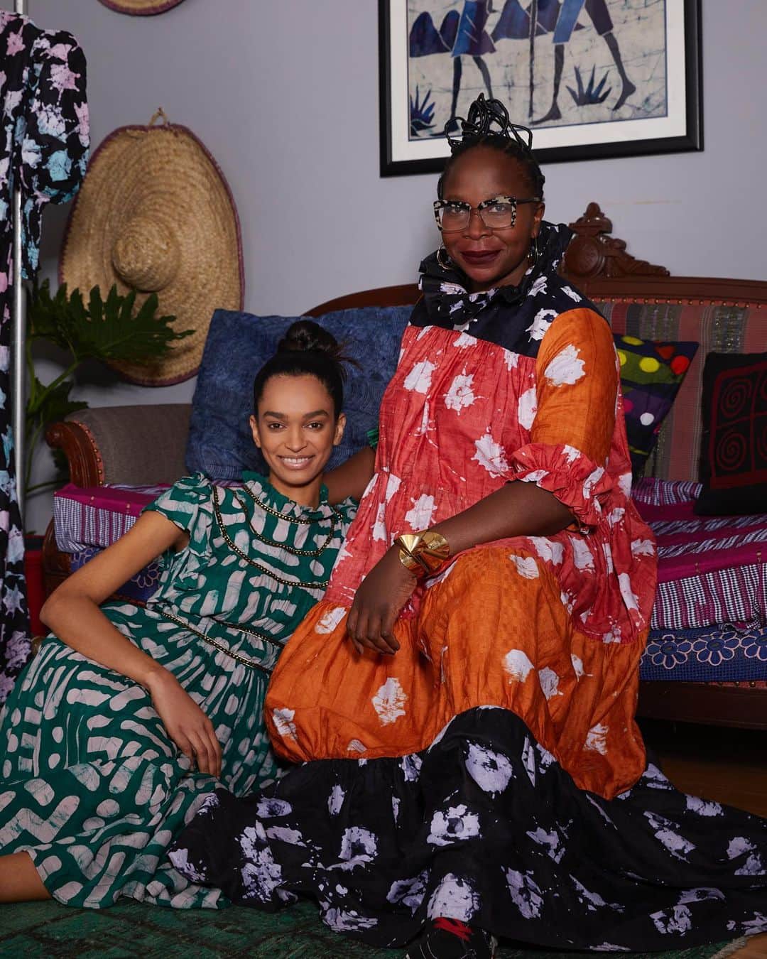 Saks Fifth Avenueさんのインスタグラム写真 - (Saks Fifth AvenueInstagram)「BARNEYS AT SAKS: Capturing the colorful spirit of Africa, bright hues and eye-catching prints are at the core of @busayonyc's designs: "It is important that I create prints that move people, that inspire them. From a paintball fight to dripping paint on a wall, there is a lot of spontaneity in our everyday, and I love capturing that in fabric." Shop this and more in #BarneysAtSaks, our new destination for emerging designers and unique discoveries. Available at saks.com.」2月18日 0時26分 - saks