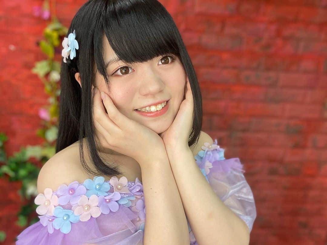 花咲希音のインスタグラム：「💜恋する乙女💜  #プリンセス #無加工 #ポートレート #ノーマルカメラ #撮影スタジオ #オフショル #パーティードレス #リメイク #ハーフアップ #グラビア #グラドル #黒髪ストレート #girl #ぱっつん前髪 #前髪 #ぱっつん #姫カット #アイドル #idol #ワールドエンドラヴァー #女優  #写真 #写真好きな人と繋がりたい #グラビア好きと繋がりたい #photooftheday #photography #actress #花咲希音 #自撮り#グラドル自画撮り部」