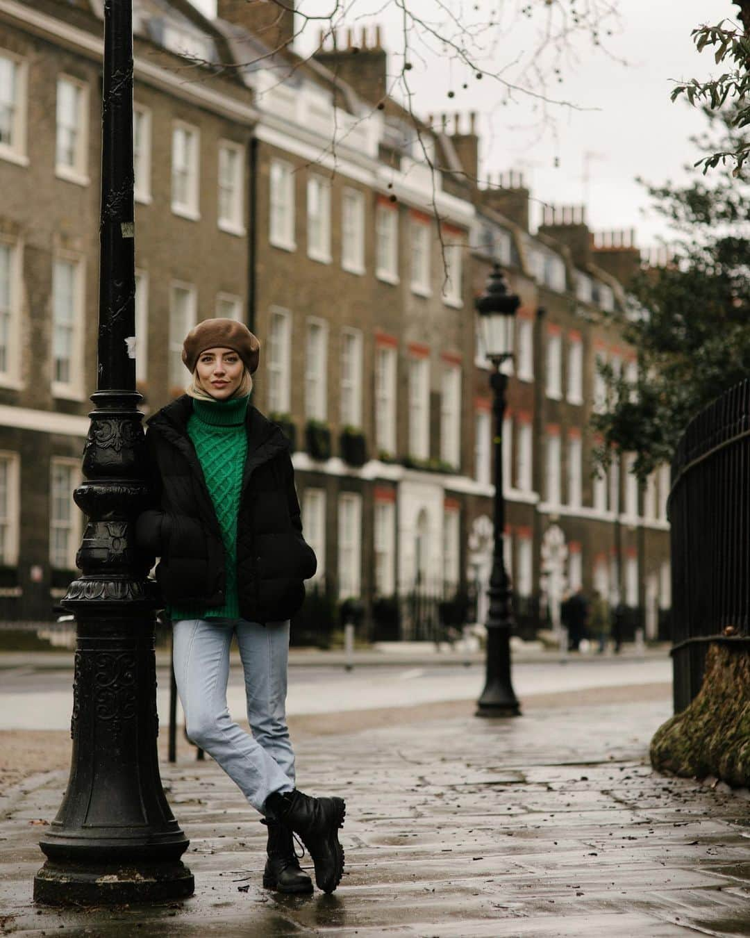 サラ・ミカエラさんのインスタグラム写真 - (サラ・ミカエラInstagram)「I took a cycle right into central today, which was a first for me! I love how open the city has become from my past years of cycling in London - it’s one of those things you fear, because this town still needs to get used to cyclists, but with less cars on the road due to lockdown, it’s like the whole town has opened up for discovery (within 5 miles obviously and don’t worry, I’m looking forward to getting out of lockdown as much as you do). But the freedom! 💚 Hope you’re having a lovely day where you are 🌿 (gifts and previous collaborators tagged)」2月18日 0時33分 - srhmikaela