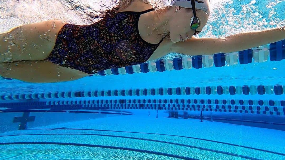 Julieのインスタグラム：「Who is truer: you who are, or you who are to be? . . . . #arenawaterinstinct #swimmer #summerjulep #swimming #swim #goswimming #swimmersofinstagram #instaswim #instaswimming #usaswimming #swimtraining #swimpractice #myswimpro #swimsmarter」