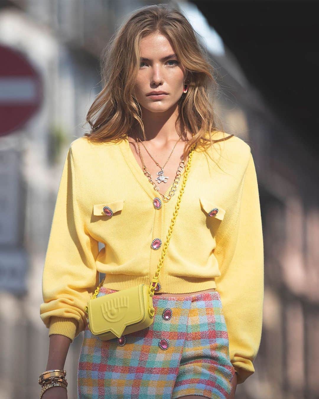 Blonde Saladさんのインスタグラム写真 - (Blonde SaladInstagram)「Old School Vibes Only💛 The 80’s Cardigan is the cozy-glam touch to the Chiara Ferragni SS 21 collection. The pastel color palette enriched with jewel details makes it the undisputed protagonist of the next season⚡️ like it or not? #theblondesalad #chiaraferragni #80s #cardigan @chiaraferragnibrand」2月18日 0時42分 - theblondesalad