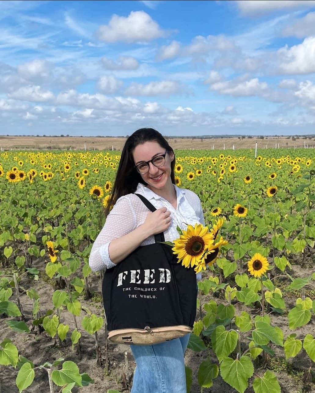 フィードプロジェクツのインスタグラム：「Hey @tacosandtakeoffs, can we trade places? 🌻」
