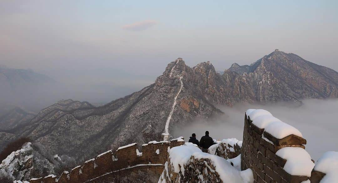 オリンピックさんのインスタグラム写真 - (オリンピックInstagram)「With #1YearToGo until @beijing2022, witness these magical shots of the wall after snowfall. ❄️ The Opening Ceremony of the #Beijing2022 Winter Olympic Games is set to feature the iconic Great Wall of China. ⁠⠀ Hit the link in bio for all you need to know on the upcoming Winter Olympic Games. ⁠⠀ #StrongerTogether」2月18日 0時45分 - olympics