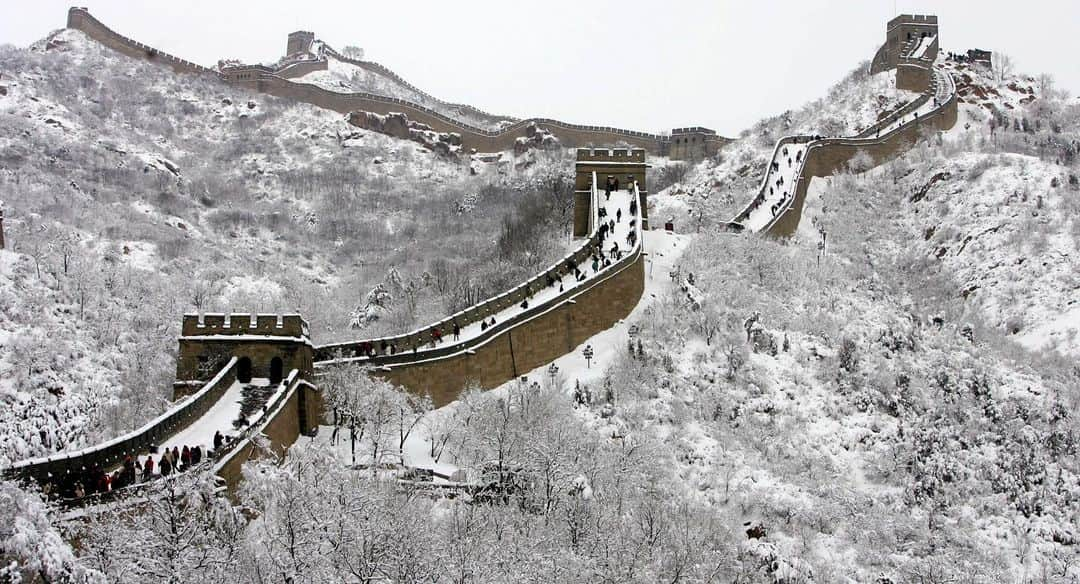 オリンピックさんのインスタグラム写真 - (オリンピックInstagram)「With #1YearToGo until @beijing2022, witness these magical shots of the wall after snowfall. ❄️ The Opening Ceremony of the #Beijing2022 Winter Olympic Games is set to feature the iconic Great Wall of China. ⁠⠀ Hit the link in bio for all you need to know on the upcoming Winter Olympic Games. ⁠⠀ #StrongerTogether」2月18日 0時45分 - olympics