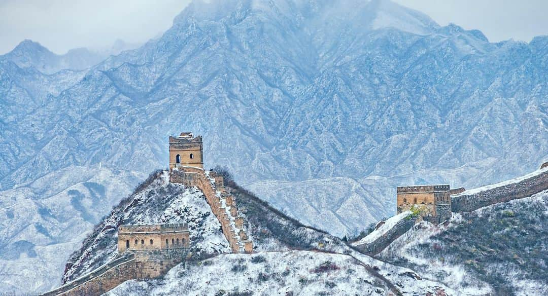 オリンピックさんのインスタグラム写真 - (オリンピックInstagram)「With #1YearToGo until @beijing2022, witness these magical shots of the wall after snowfall. ❄️ The Opening Ceremony of the #Beijing2022 Winter Olympic Games is set to feature the iconic Great Wall of China. ⁠⠀ Hit the link in bio for all you need to know on the upcoming Winter Olympic Games. ⁠⠀ #StrongerTogether」2月18日 0時45分 - olympics