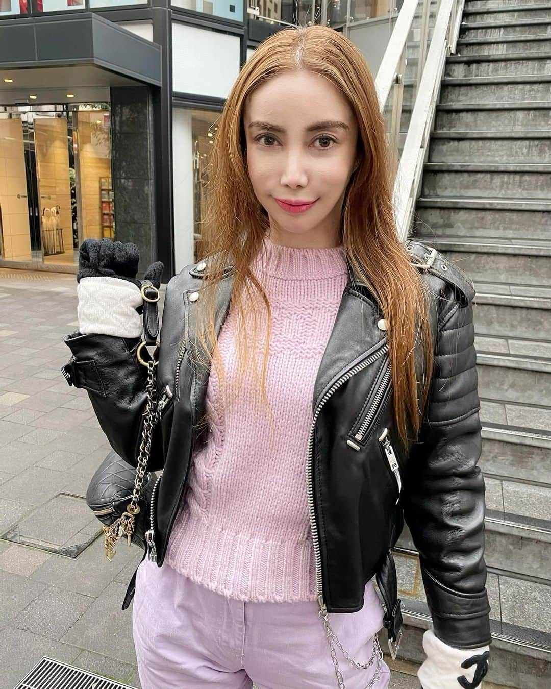 fashion dog loverのインスタグラム：「I can't wait for spring to come🌸💕  #fashion #fashiongram #fashionblogger #fashionista #fashionable #ootd #ootdfashion #outfitoftheday #outfit #chanel#celine #bershka #ファッション#ファッションコーデ #ファッションスナップ #コーディネート #セリーヌ #シャネル#ベルシュカ」