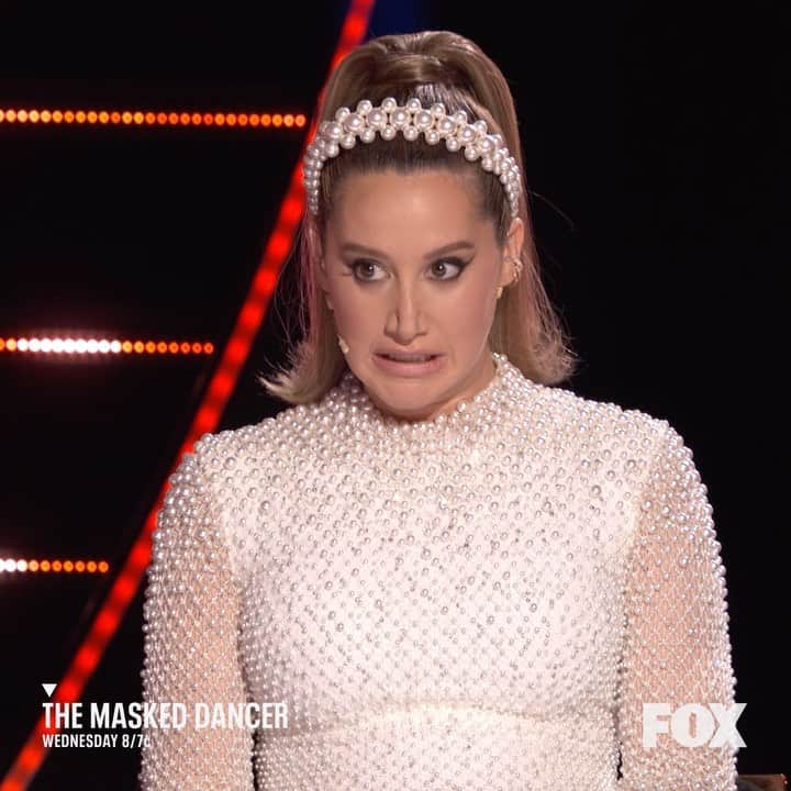 アシュレイ・ティスデイルのインスタグラム：「Will I finally get one right TONIGHT?!! ALL WILL BE UNMASKED! Don’t miss the two-hour @maskeddancerfox finale TONIGHT at 8/7c on @FOXTV! #TheMaskedDancer」