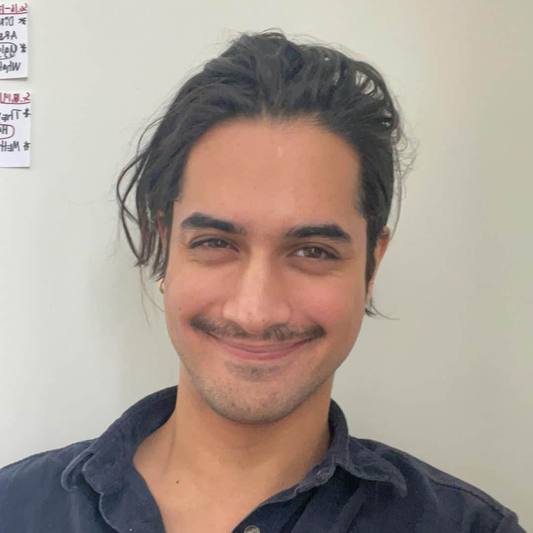 アヴァン・ジョーギアさんのインスタグラム写真 - (アヴァン・ジョーギアInstagram)「Blah 38 - “Smile (with moustache)” February 17th 2021」2月18日 0時49分 - jogia