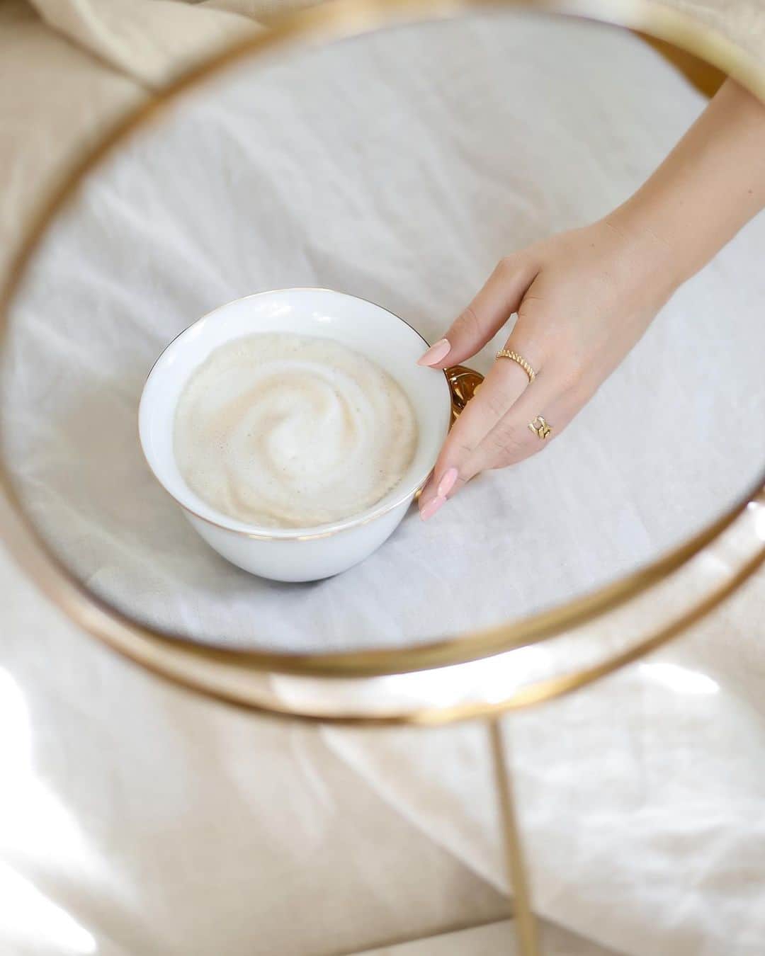 Anna Nyströmのインスタグラム：「☕️」