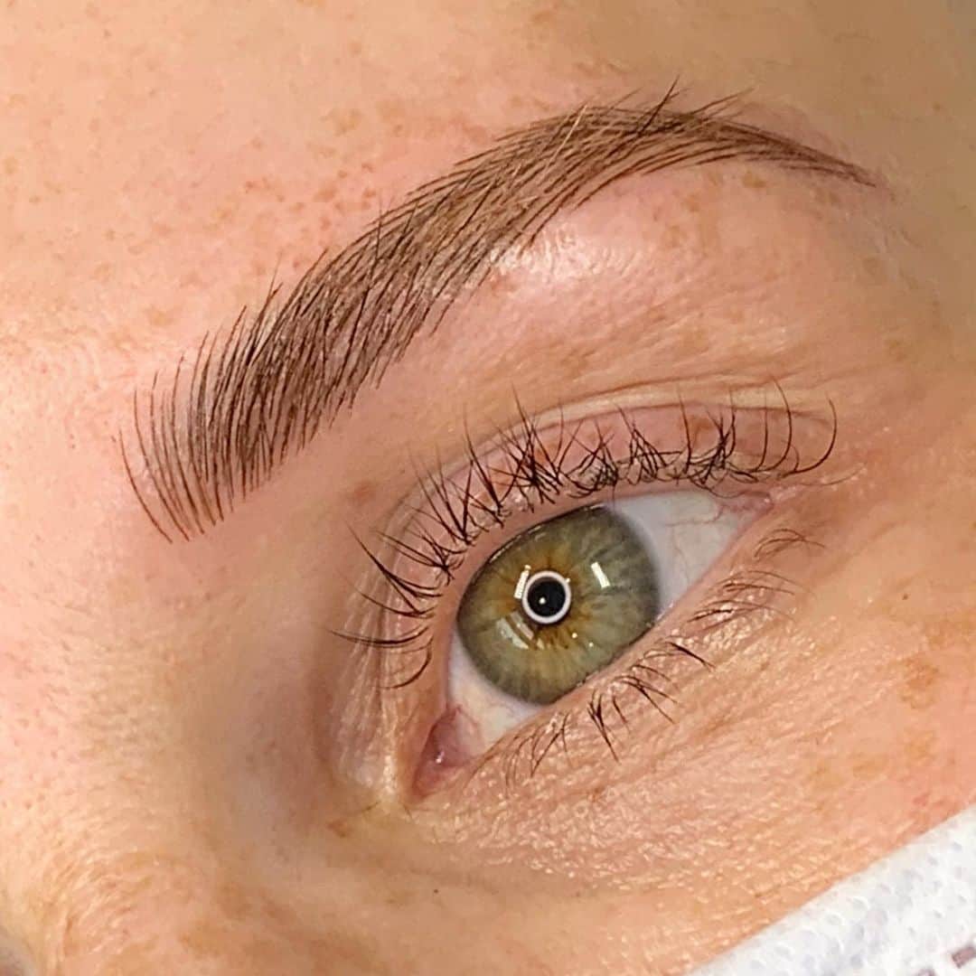 Haley Wightさんのインスタグラム写真 - (Haley WightInstagram)「SWIPE TO SEE BEFORE ➡️ Been on a little road trip the last few days and will be back at the studio next week! Can’t wait to get back to some brows, but this has been an amazing break 😍  Interested in getting Microblading by me? Just call the studio at (971)337-5401 or visit our website at studiomeraki.net 😊 . . #microblading #cosmetictattoo #brows #eyebrows #portland #oregon #microbladedeyebrows #microbladed #meraki #ombrebrows #microblade #portlandmicroblade #portlandmicroblading #oregonmicroblade #oregonmicroblading」2月18日 1時03分 - cosmobyhaley