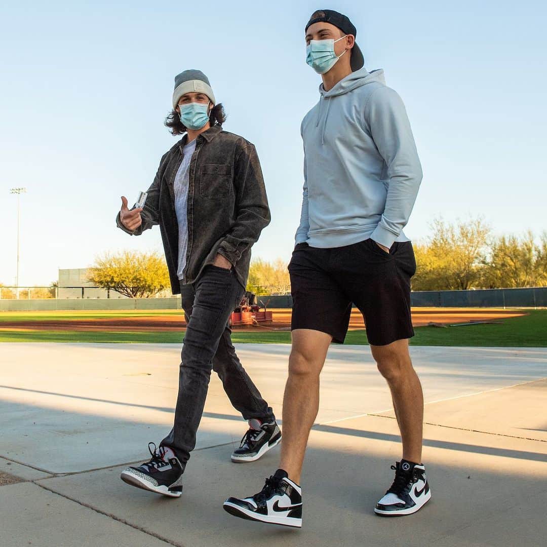 アリゾナ・ダイヤモンドバックスさんのインスタグラム写真 - (アリゾナ・ダイヤモンドバックスInstagram)「It’s happening. Baseball. Is. Back.」2月18日 1時09分 - dbacks