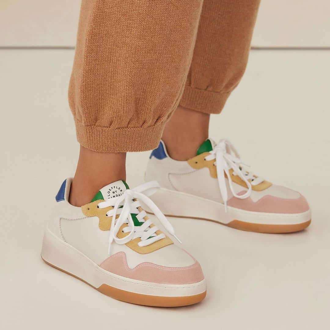 レフラーランドールのインスタグラム：「New and only on our site, our Keira sneaker in rainbow leather and suede trim 🌈」
