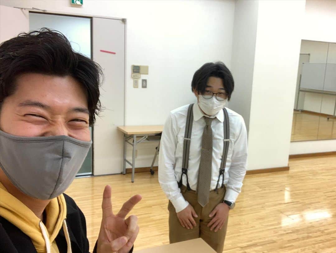 上田純樹さんのインスタグラム写真 - (上田純樹Instagram)「今週２回も初めての東京の同期と仕事が一緒だった。嬉しい  #オズワルド #空気階段 #もぐらと伊藤はこの日遅刻してました #噂のやつ #すごく反省してた #ものすごく凹んでた #爆笑してしまった」2月18日 1時15分 - raionerutousan