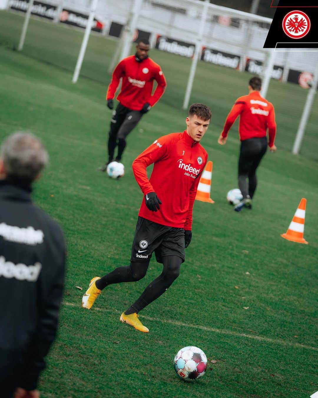 アイントラハト・フランクフルトさんのインスタグラム写真 - (アイントラハト・フランクフルトInstagram)「#SGEFCB week 🔛🙅‍♂️ • • #sge #eintracht #frankfurt #eintrachtfrankfurt」2月18日 1時19分 - eintrachtfrankfurt