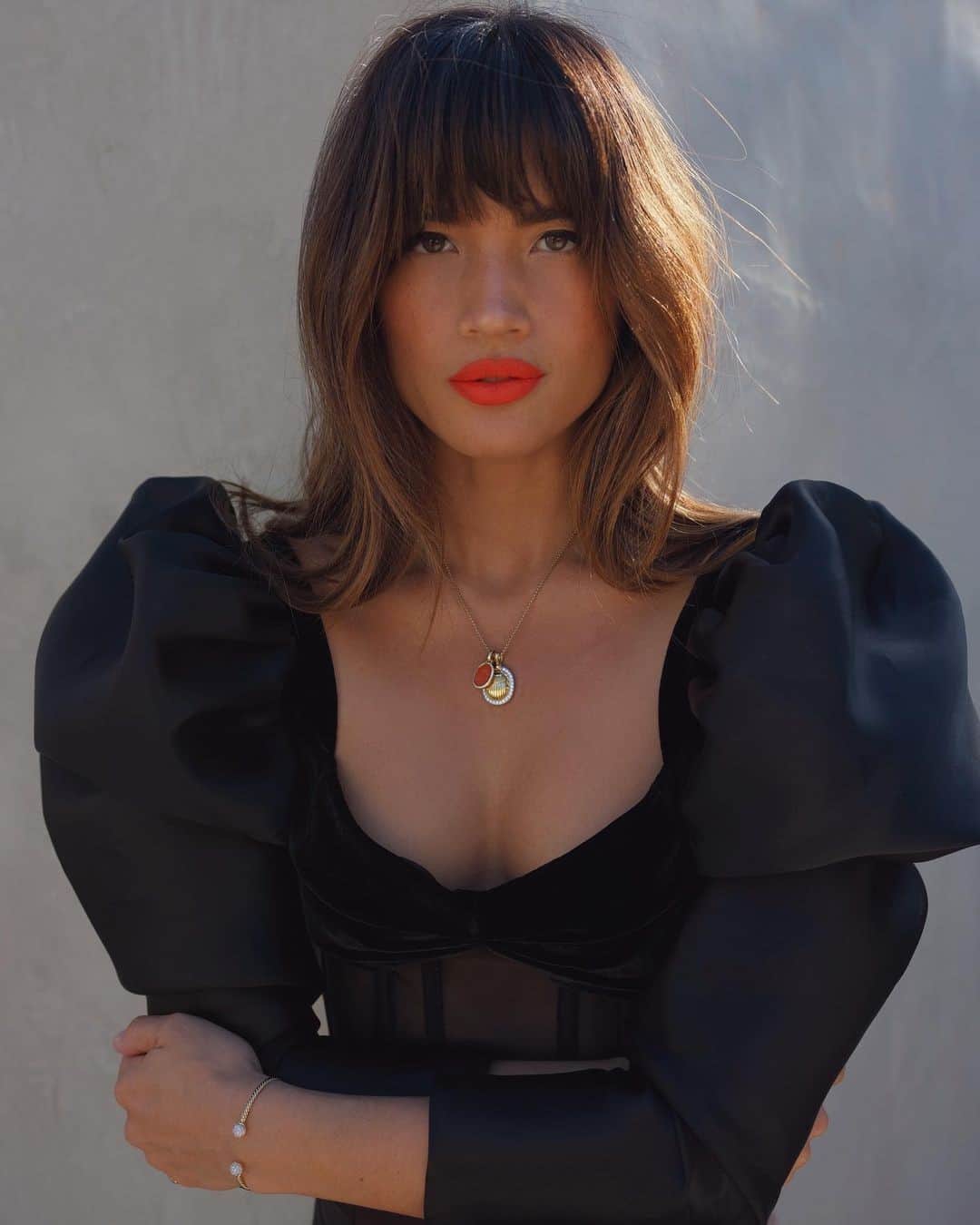 Smashboxのインスタグラム：「YES 💥 @rocky_barnes giving us a bright, bold & stunning with Always On Liquid Lip in Thrill Seeker 💋 #repost」